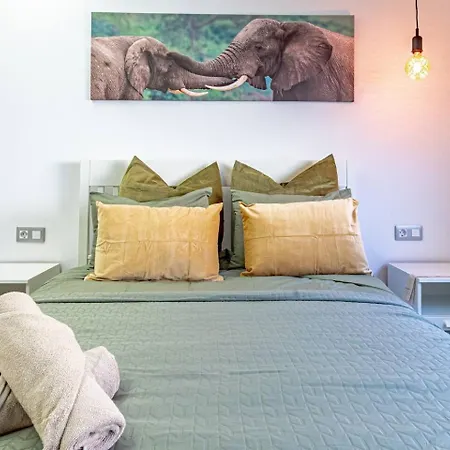 Tropicalidays Montana Apartment *