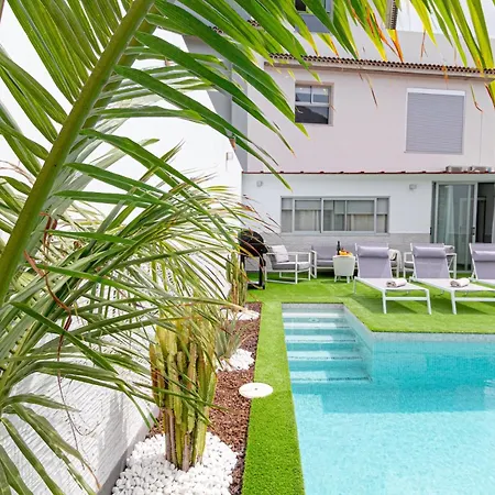 Tropicalidays Montana Apartment