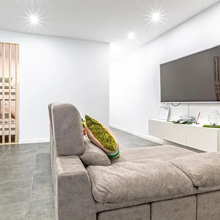 Tropicalidays Montana Apartmán *